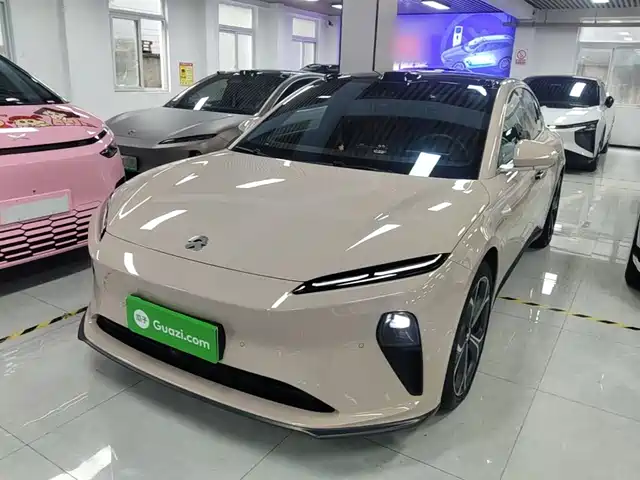 NIO ET5