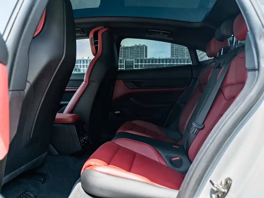 Porsche Taycan — миниатюра 13