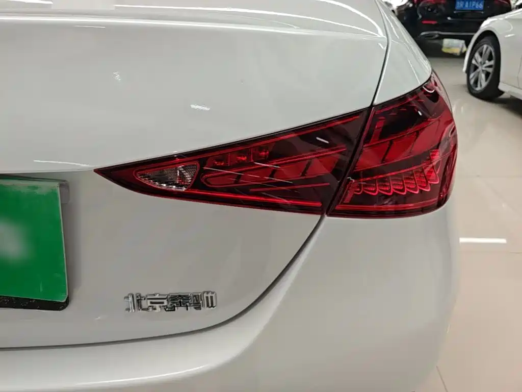 Mercedes-Benz C-Class — миниатюра 8