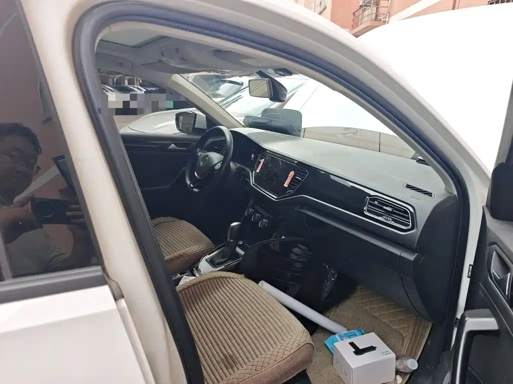 Volkswagen T-Roc — миниатюра 22