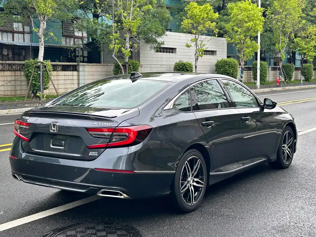 Honda Accord — миниатюра 9