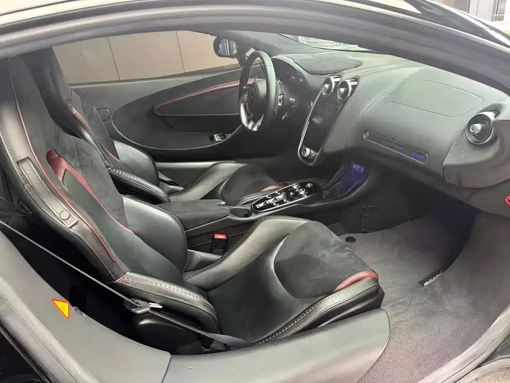 McLaren GT — миниатюра 3