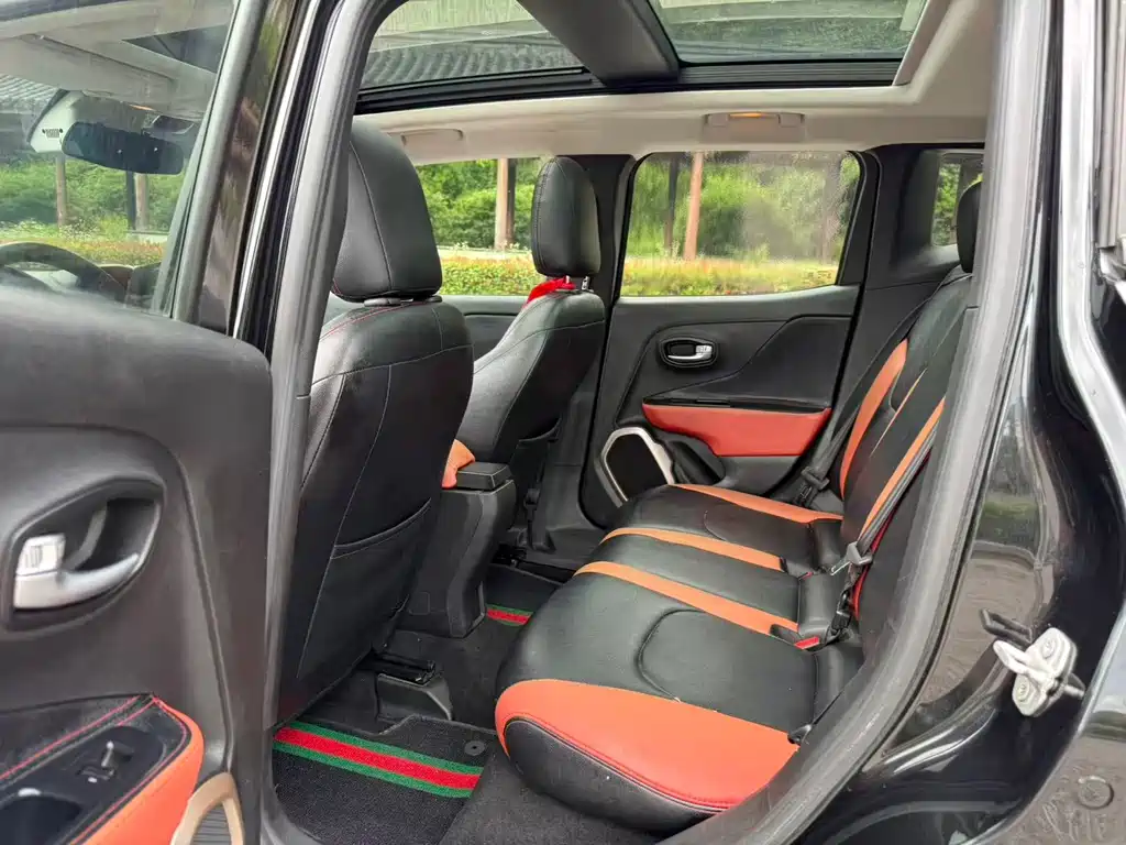Jeep Renegade — миниатюра 8