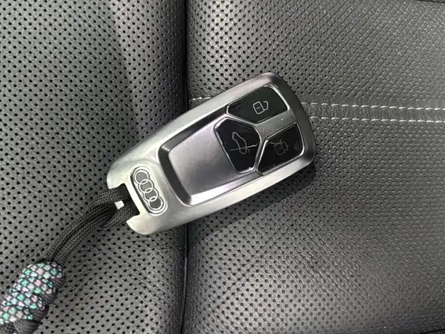 Audi A4L — миниатюра 13