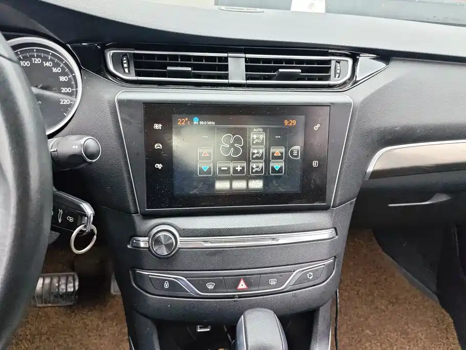 Peugeot 408 — миниатюра 13