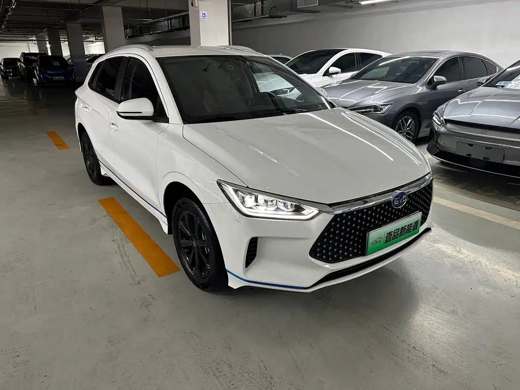 BYD E2