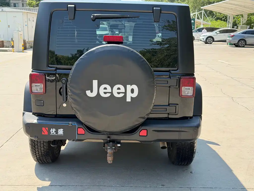 Jeep Wrangler — миниатюра 5