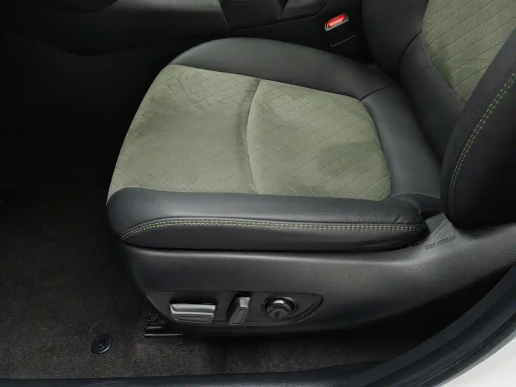 Toyota RAV4 — миниатюра 20