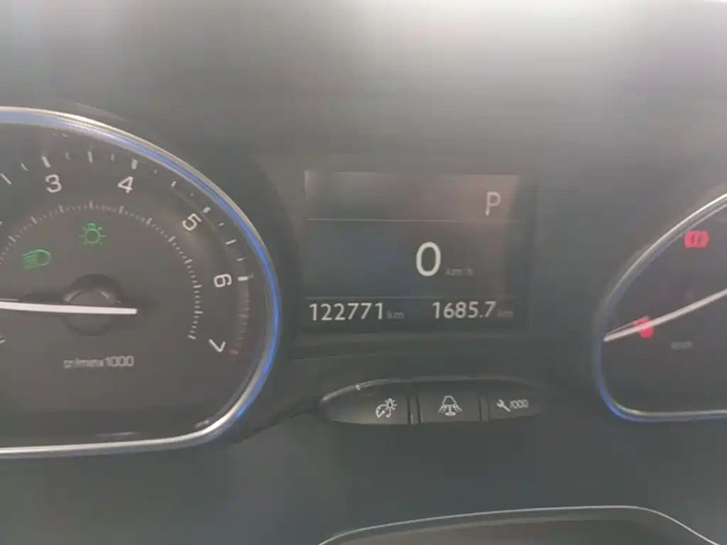 Peugeot 2008 — миниатюра 12