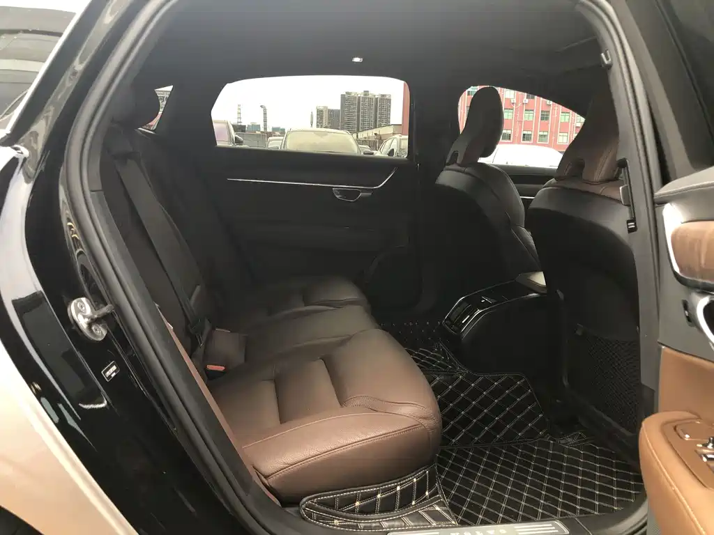 Volvo S90 — миниатюра 14