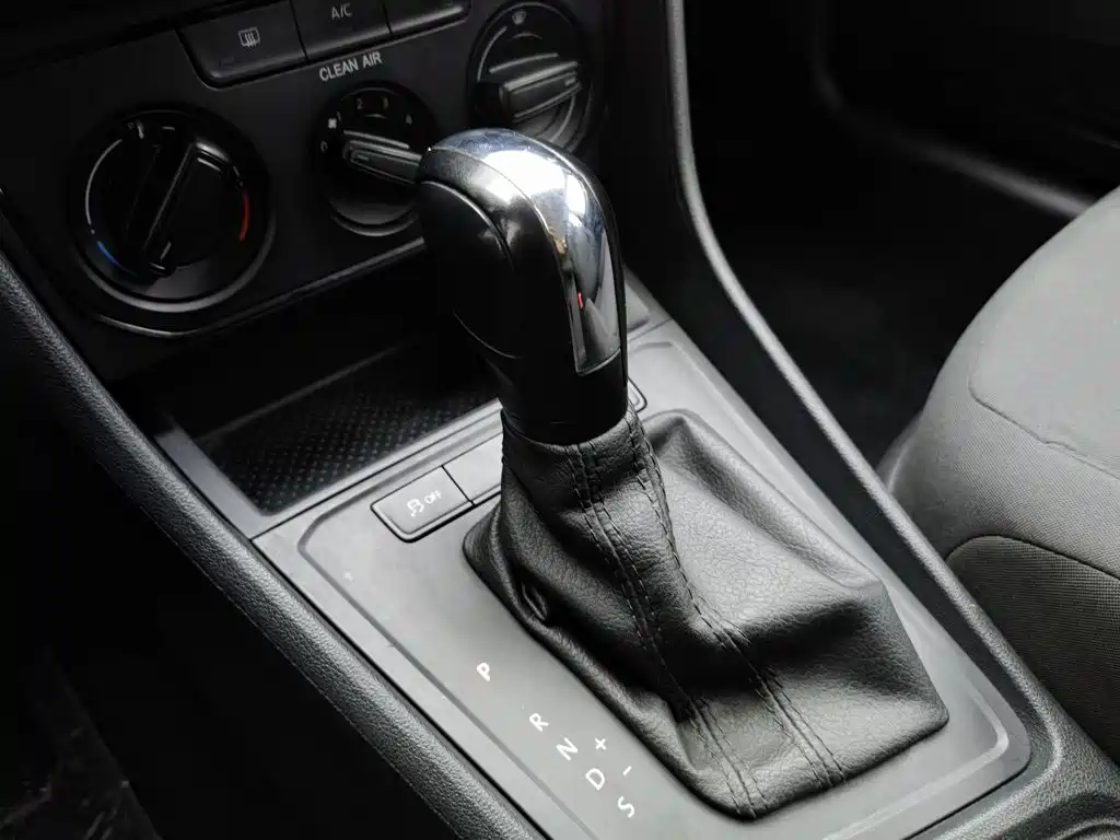 Volkswagen Lavida — миниатюра 13