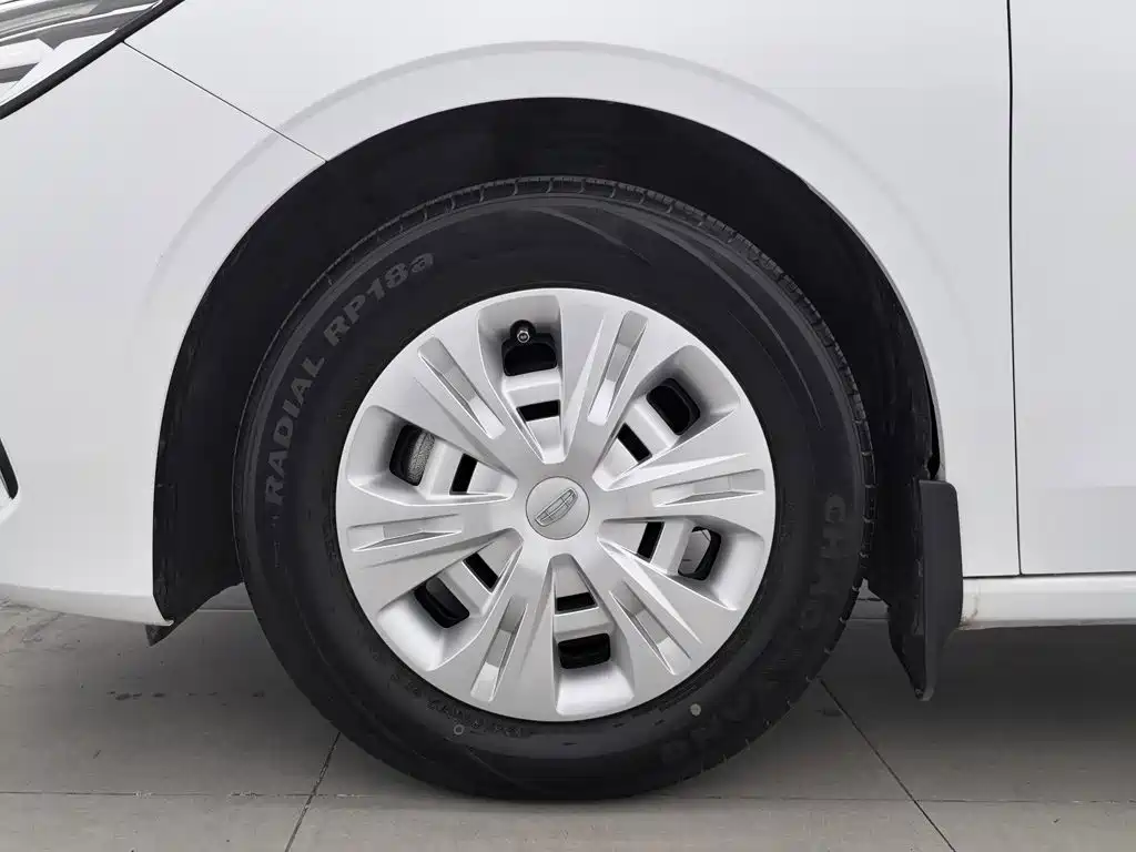 Geely Emgrand — миниатюра 17