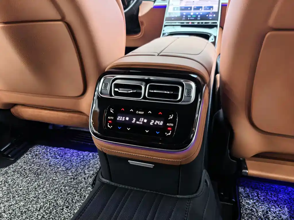 Mercedes-Benz S-Class — миниатюра 9