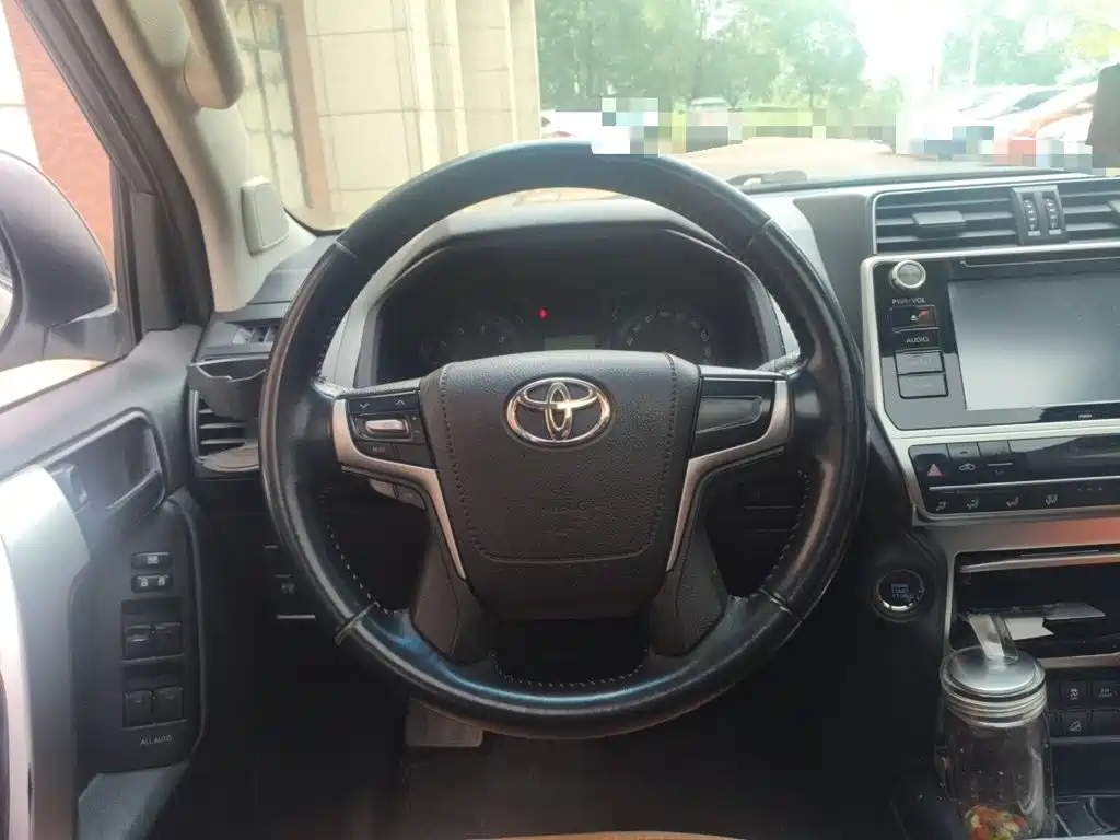 Toyota Prado — миниатюра 6