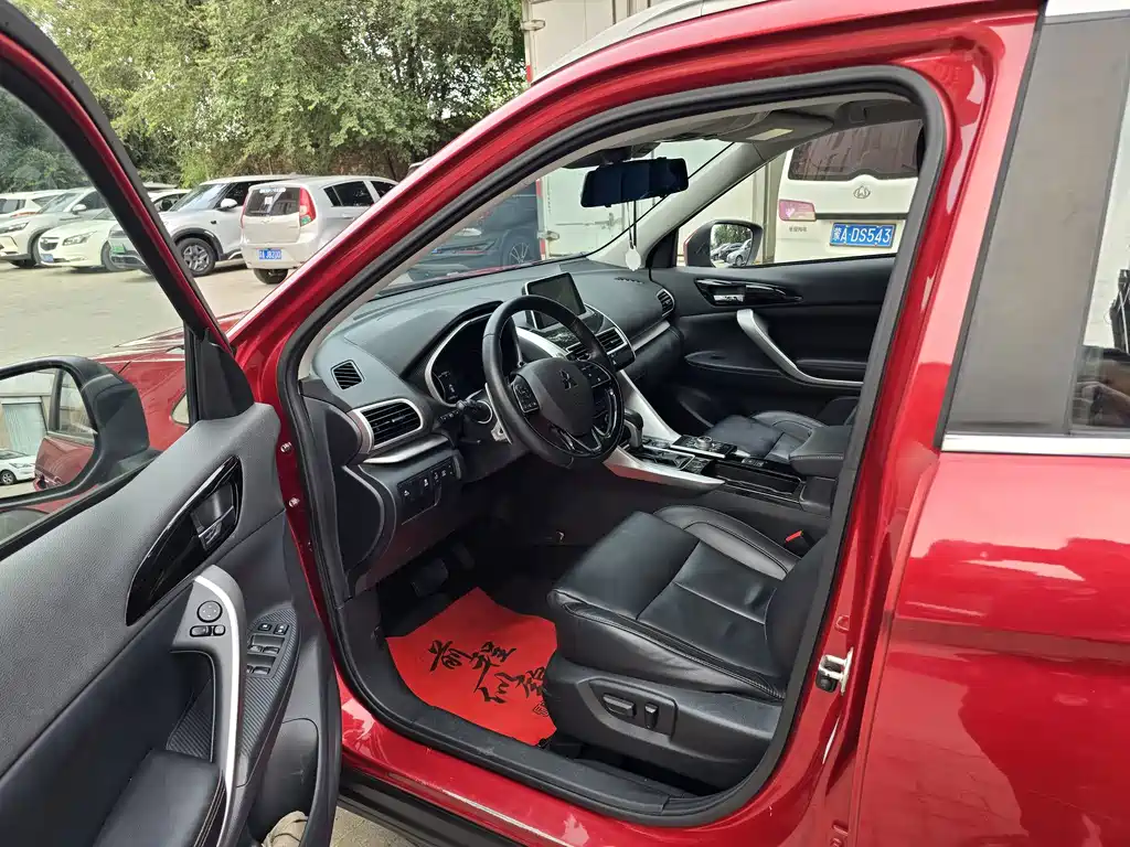 Mitsubishi Eclipse Cross — миниатюра 12