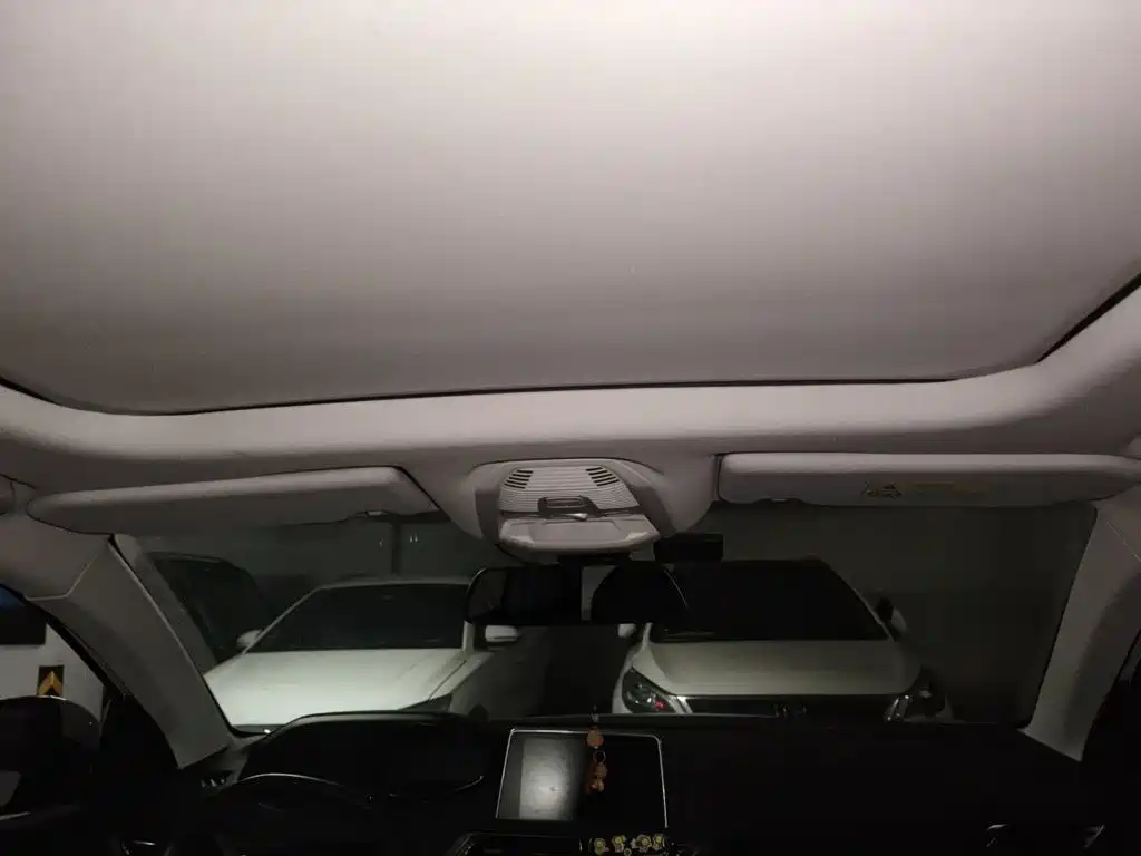 Peugeot 5008 — миниатюра 9