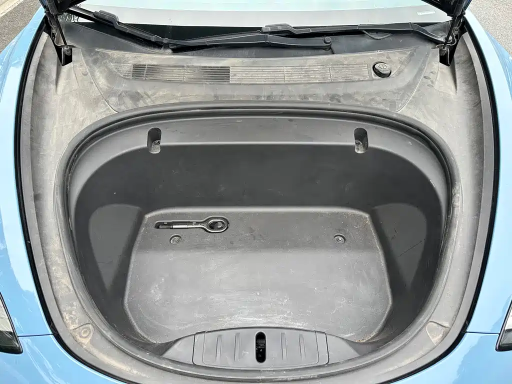 Tesla Model 3 — миниатюра 28