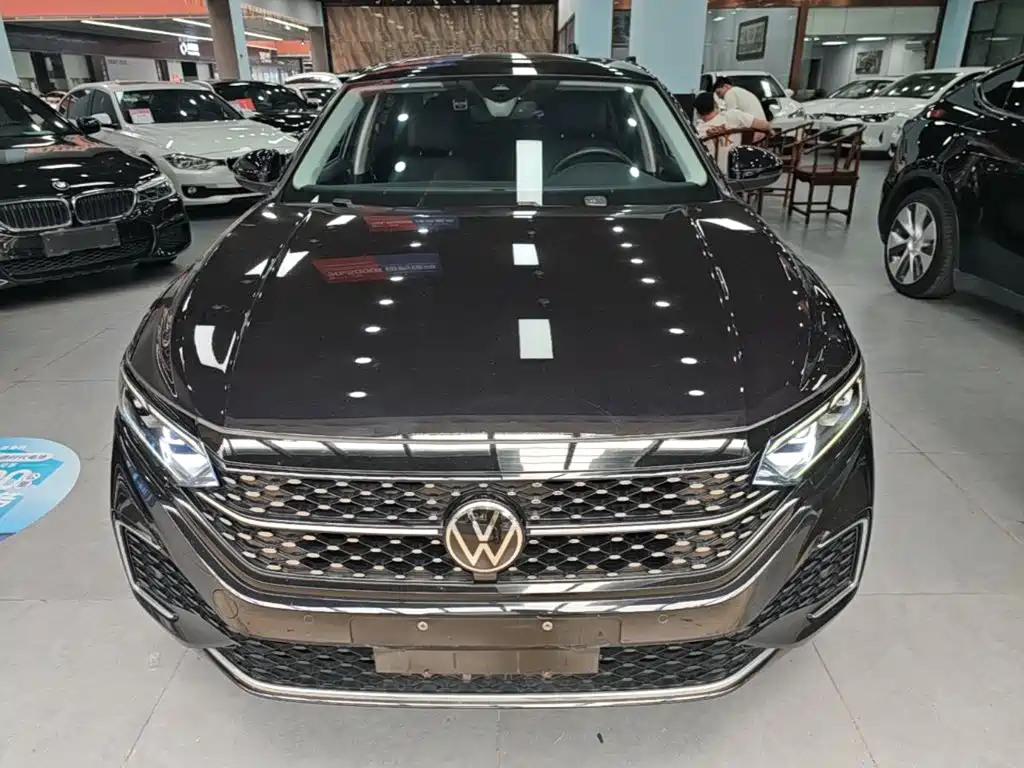 Volkswagen Passat 2022 330TSI Luxury