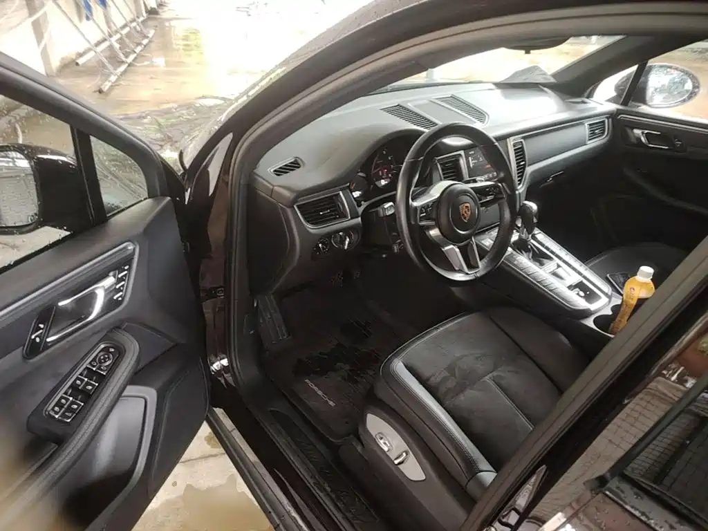 Porsche Macan — миниатюра 16