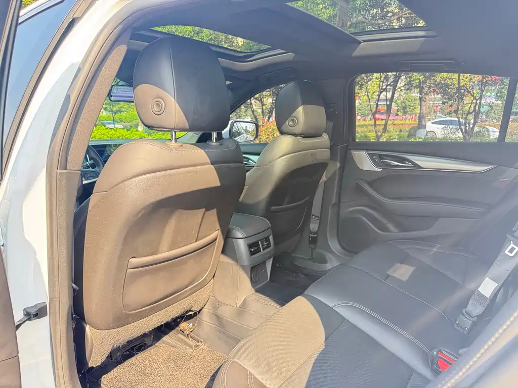 Cadillac CT5 — миниатюра 5