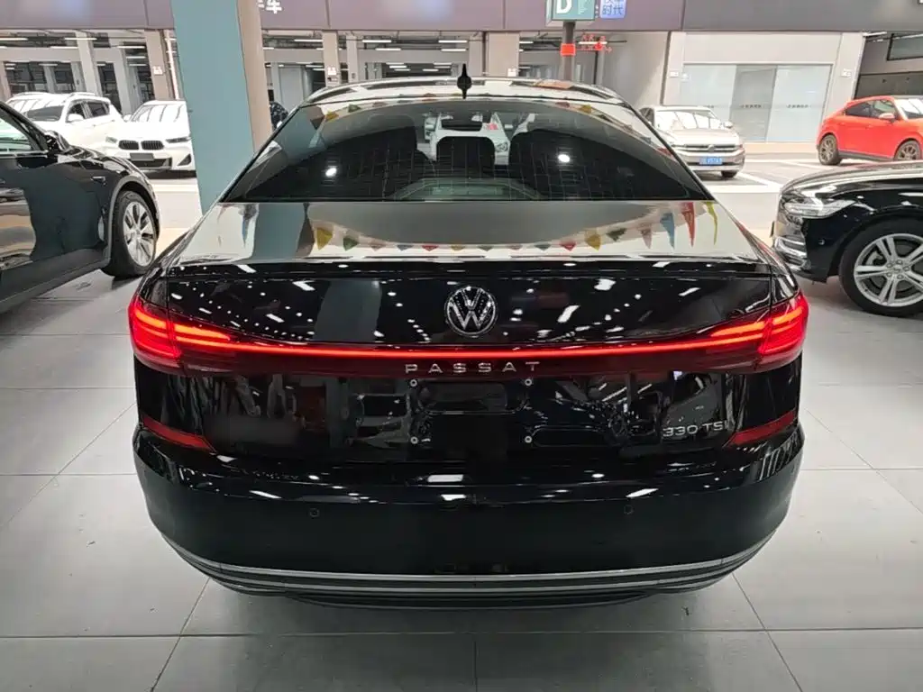 Volkswagen Passat 2022 330TSI Luxury