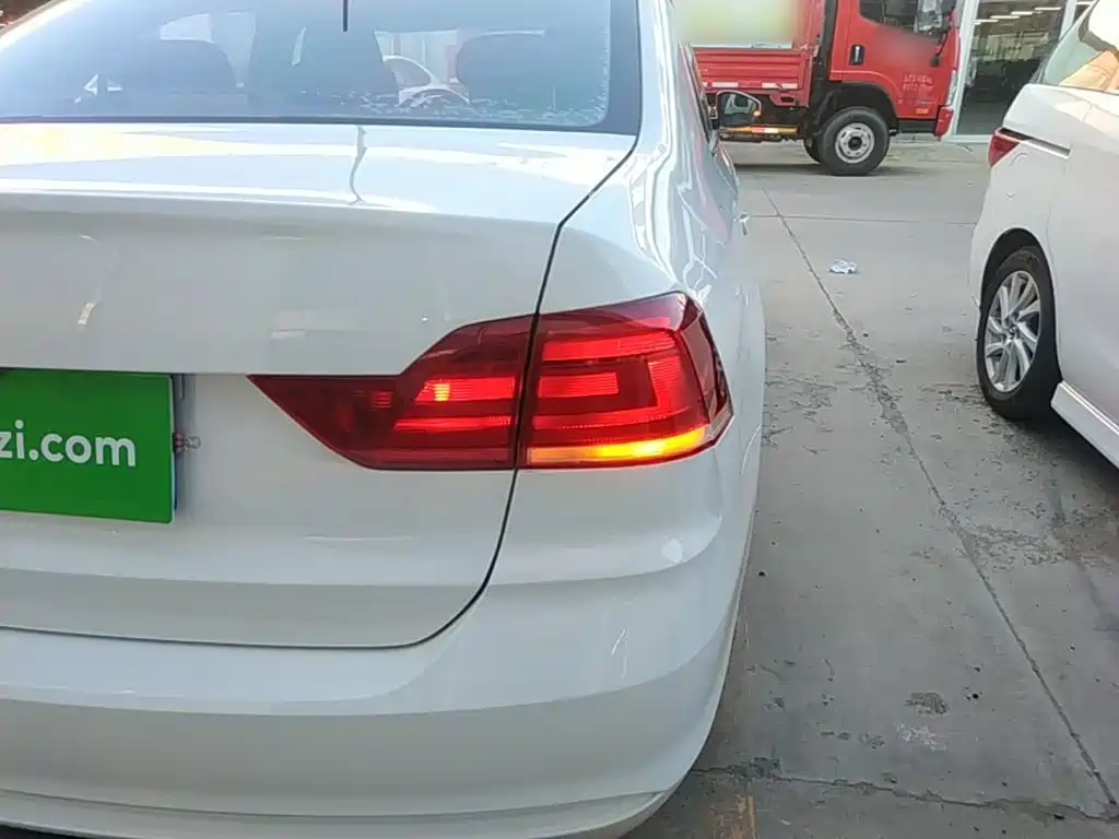Volkswagen Santana — миниатюра 8