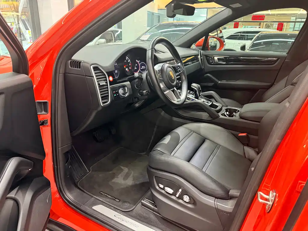 Porsche Cayenne — миниатюра 6