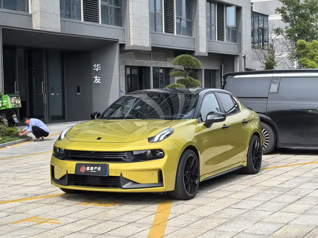 Купить Lynk & Co 03