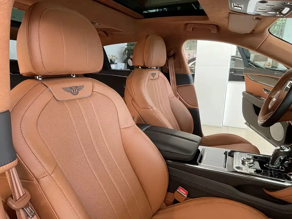 Bentley Flying Spur — миниатюра 12