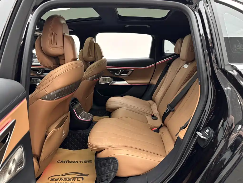 Mercedes-Benz E-Class — миниатюра 9