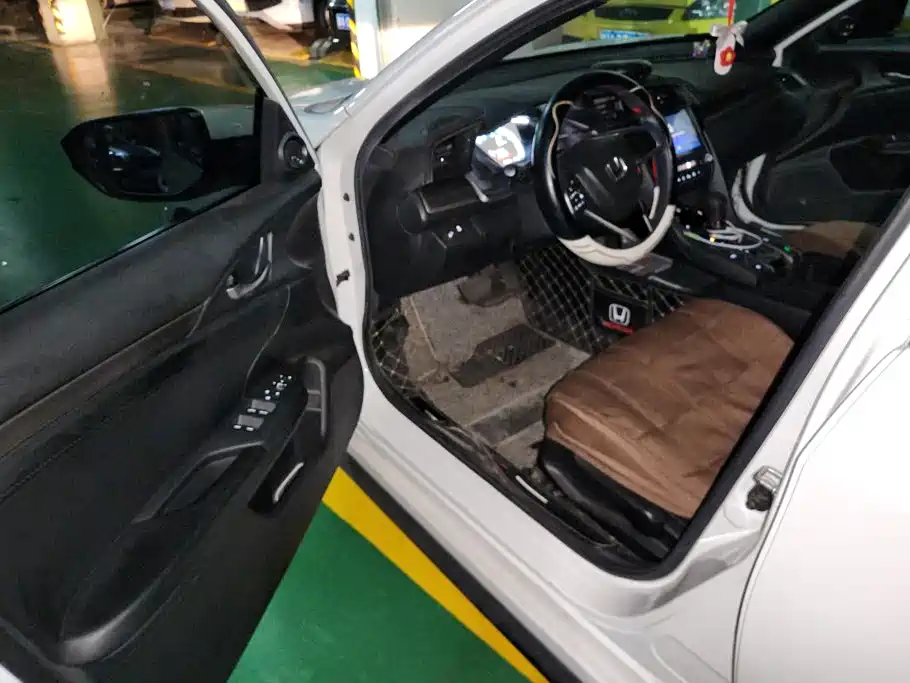 Honda Civic — миниатюра 9
