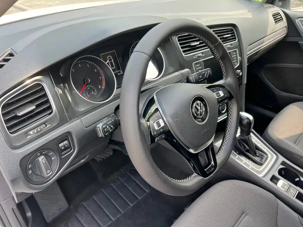 Volkswagen Golf — миниатюра 12
