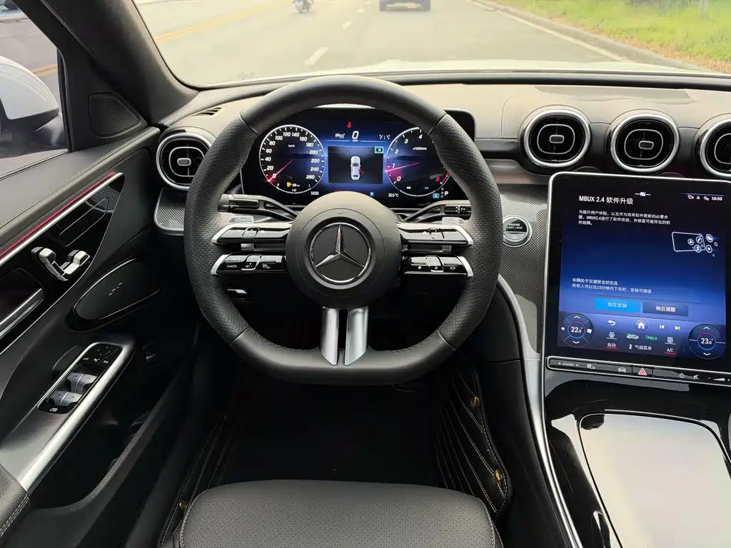 Mercedes-Benz C-Class — миниатюра 12