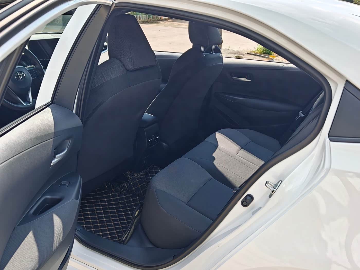 Toyota Levin 1.2 л 2025 г. Белый, пробег 5000 км