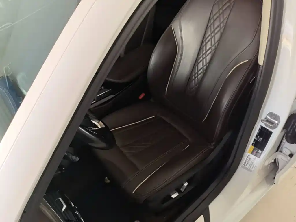 BMW 5 Series New Energy — миниатюра 15