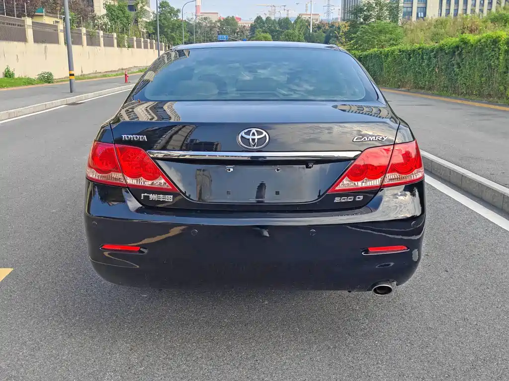 Toyota Camry — миниатюра 6
