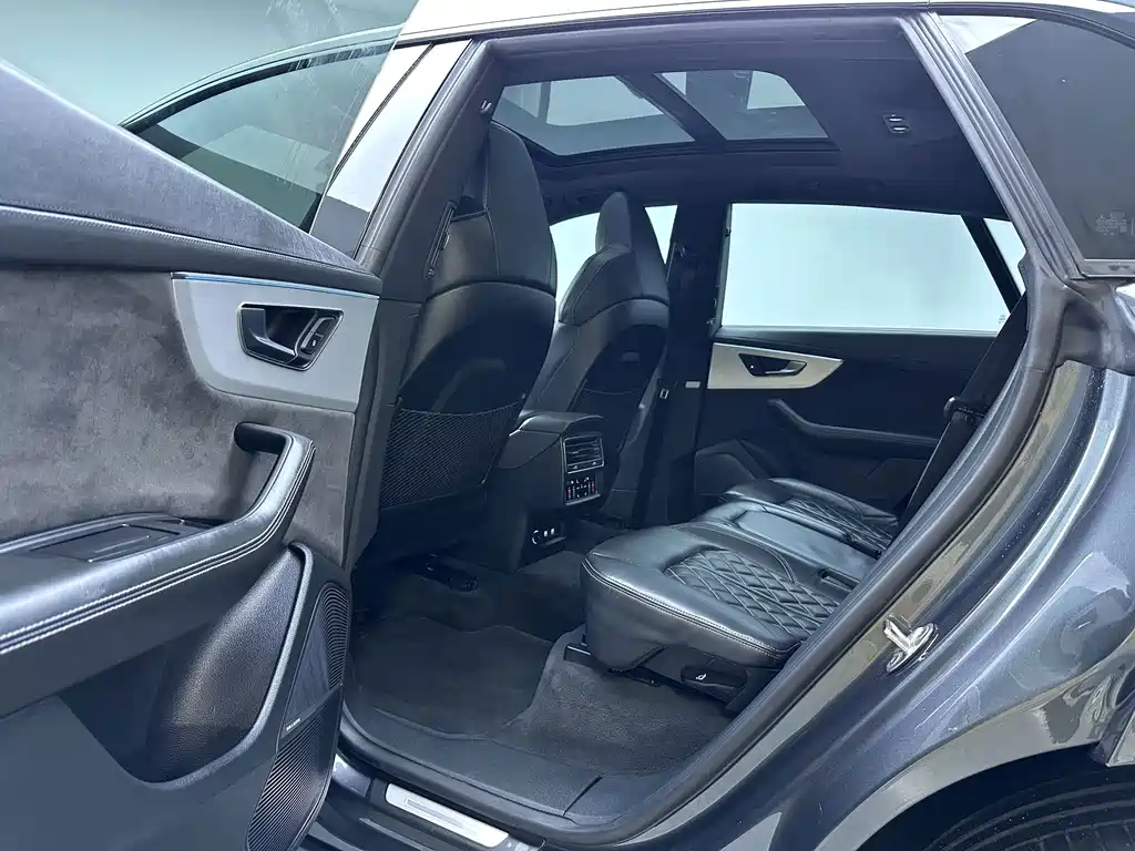 Audi Q8 — миниатюра 10