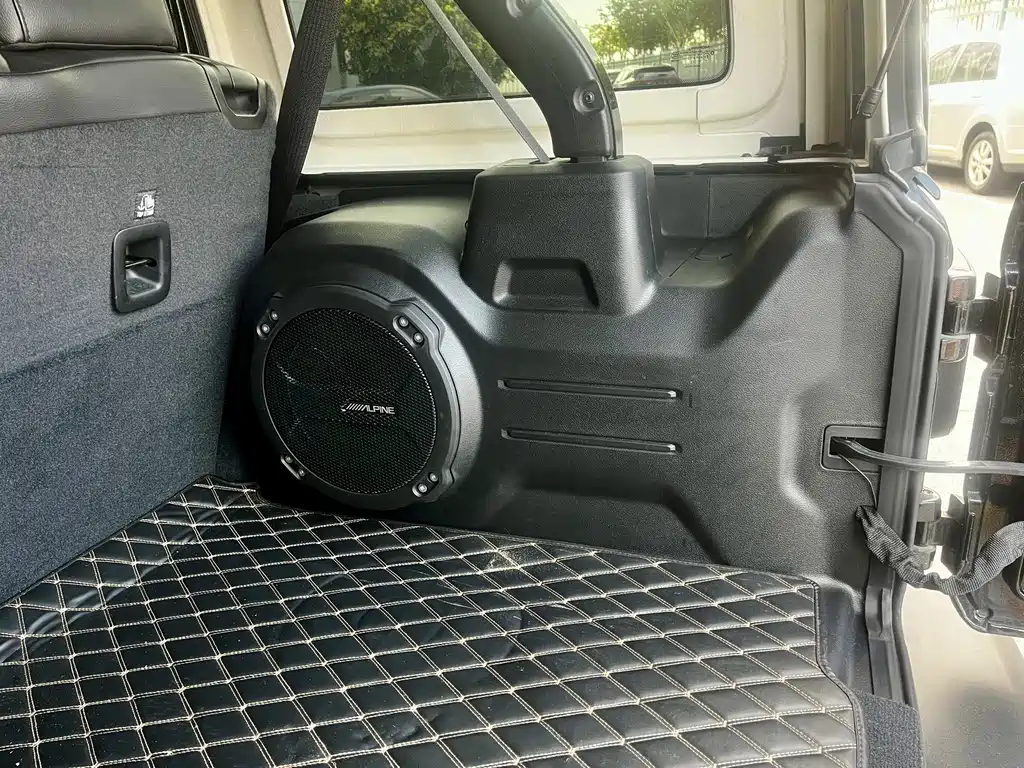 Jeep Wrangler — миниатюра 8