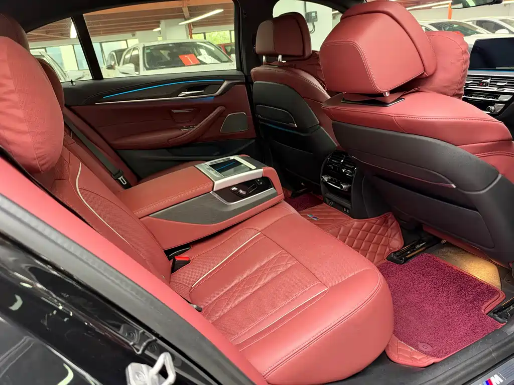 BMW 5 Series — миниатюра 12