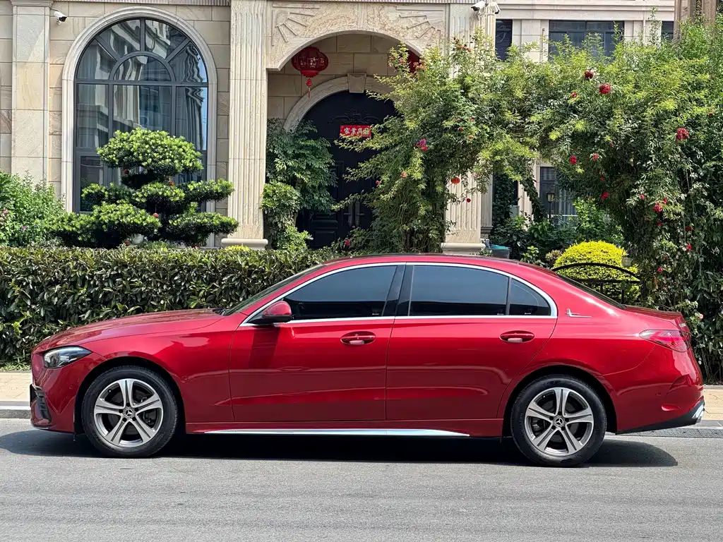 Mercedes-Benz C-Class — миниатюра 3