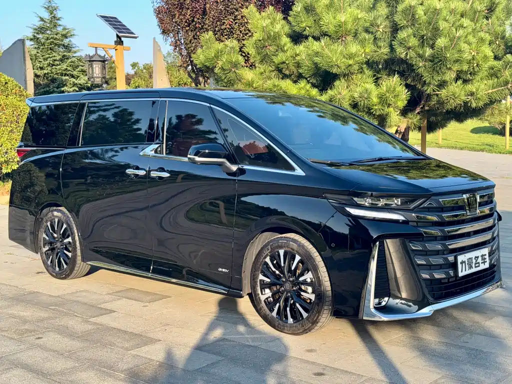 Toyota Vellfire — миниатюра 3