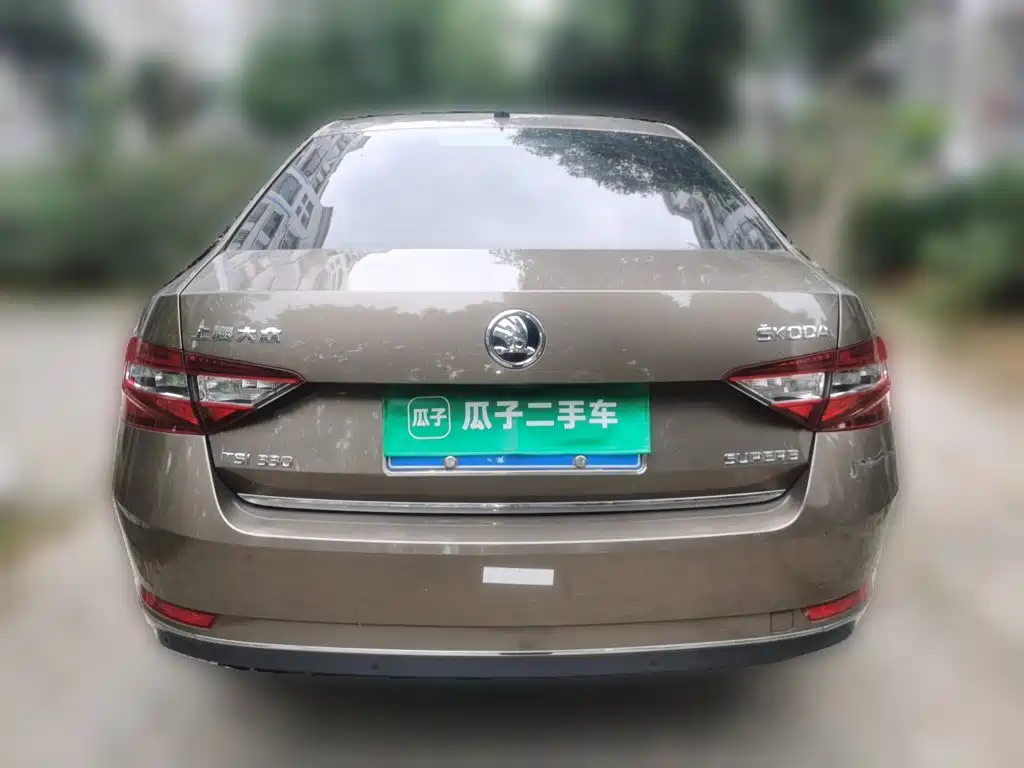 Skoda Superb — миниатюра 3
