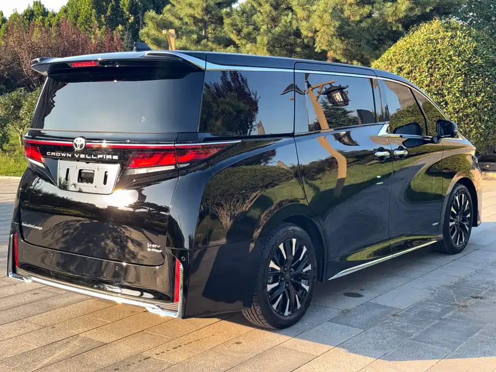 Toyota Vellfire — миниатюра 10
