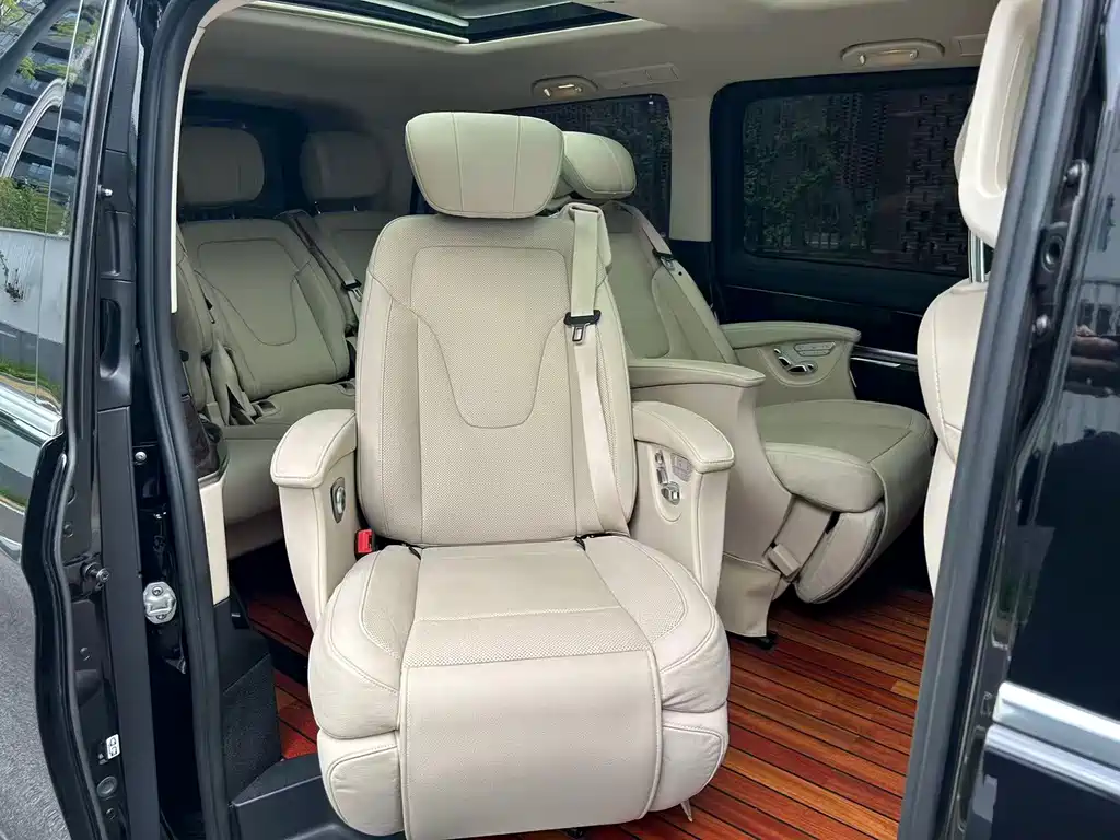 Mercedes-Benz V-Class — миниатюра 16