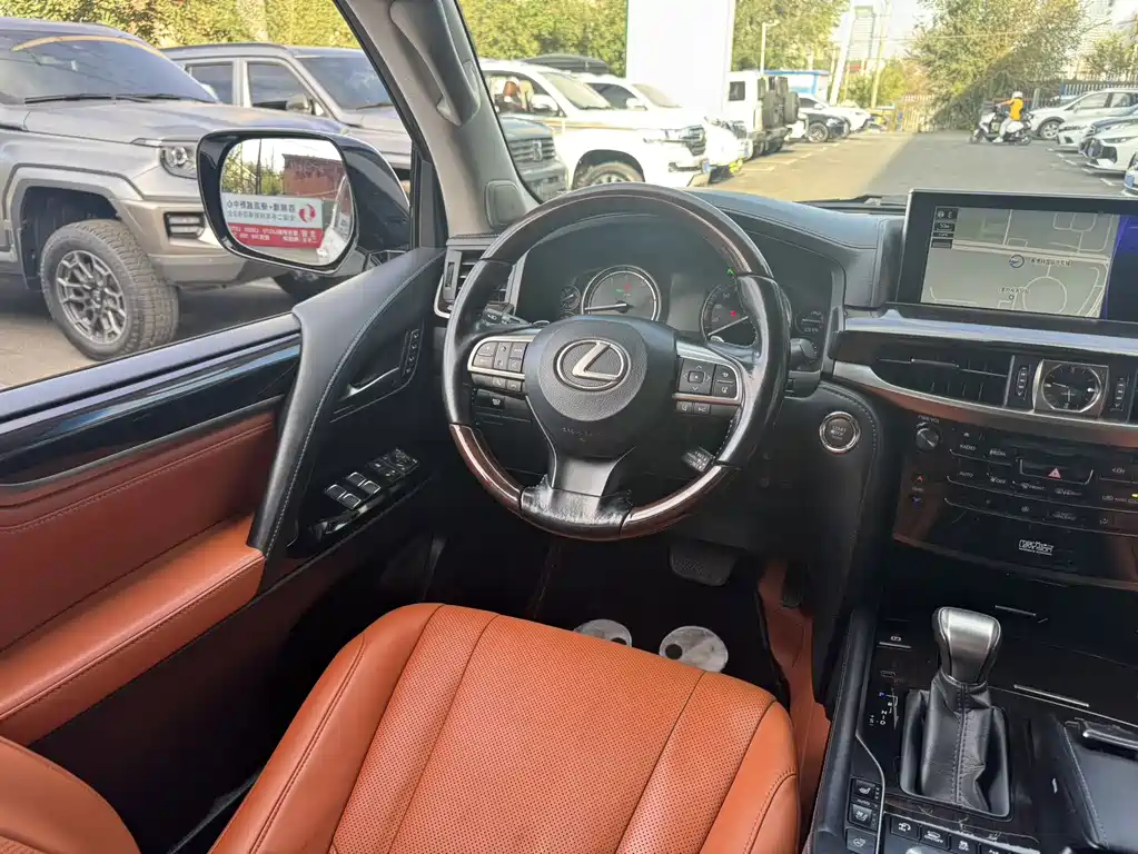 Lexus LX — миниатюра 15