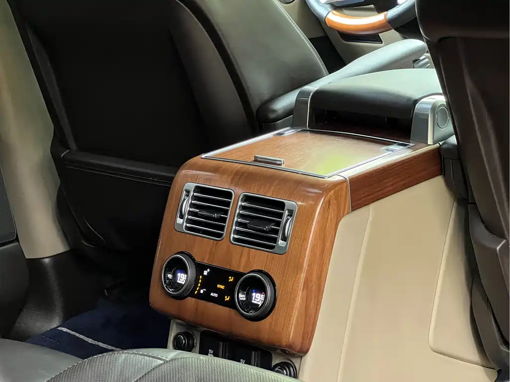 Land Rover Range Rover — миниатюра 22