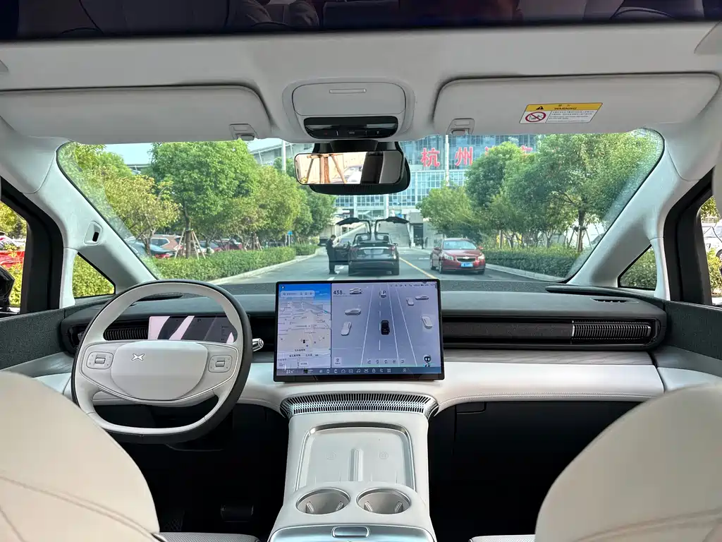 XPeng X9 — миниатюра 20