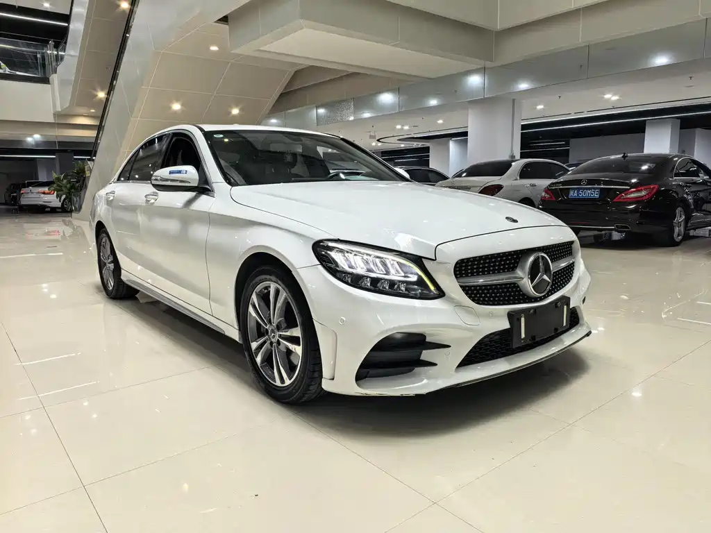 Mercedes-Benz C-Class — миниатюра 3