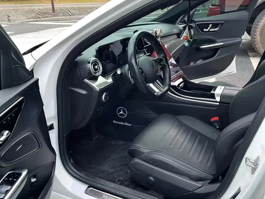 Mercedes-Benz C-Class — миниатюра 8