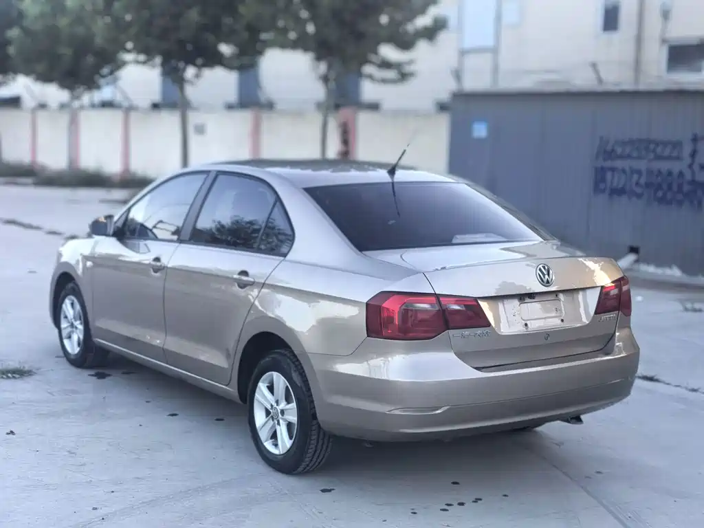 Volkswagen Jetta — миниатюра 5